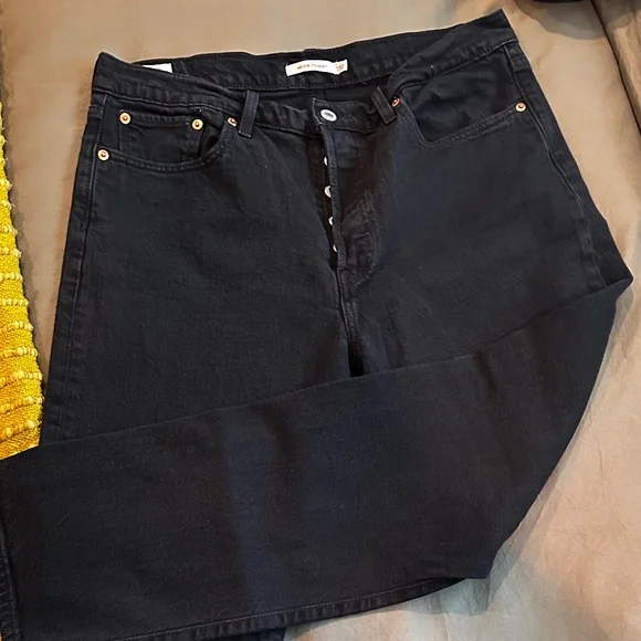 Levis Premium Wedgie Straight Jeans Womens Black Denim Button Fly Size 32x28 - Picture 5 of 9